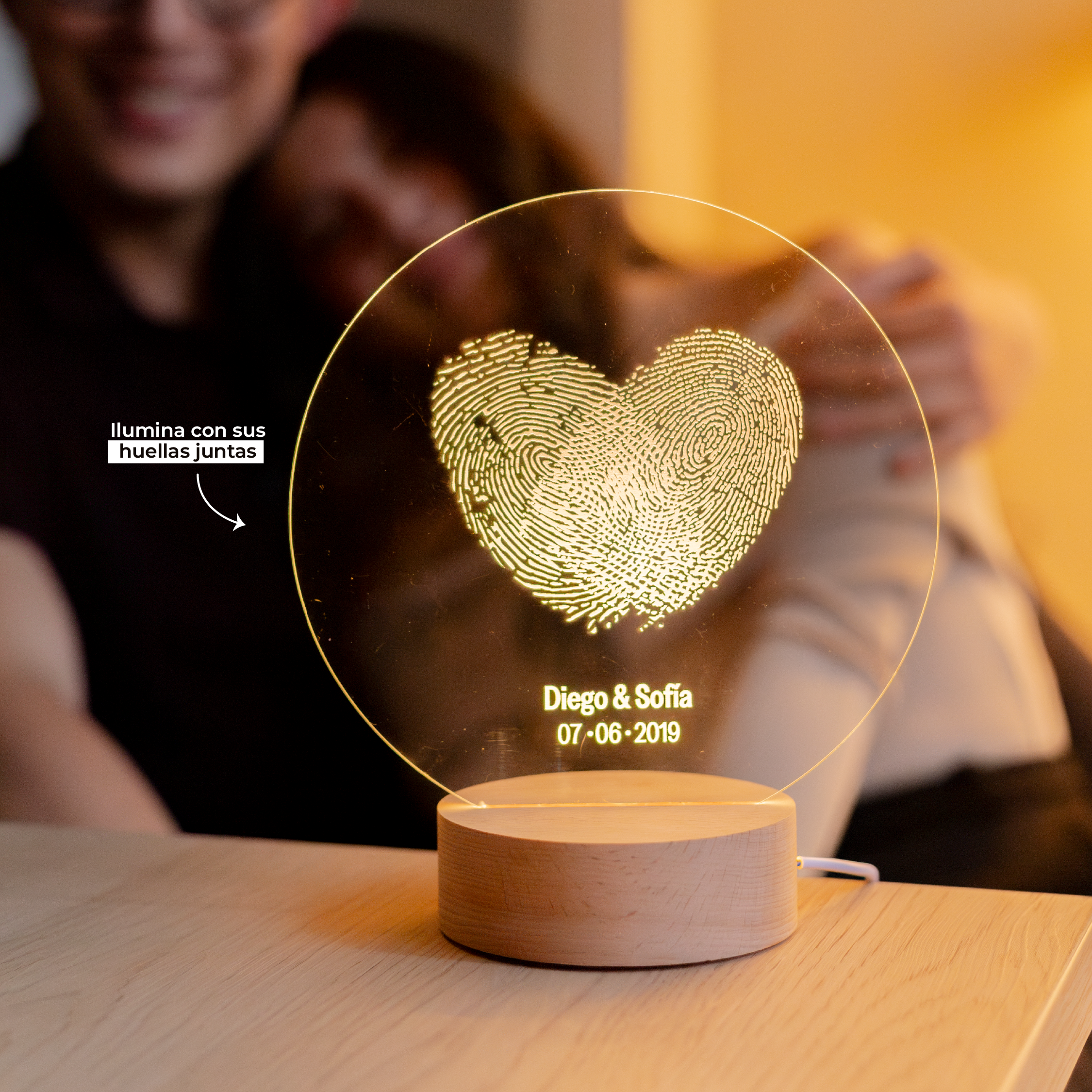 Lámpara Madera Huellas Pareja